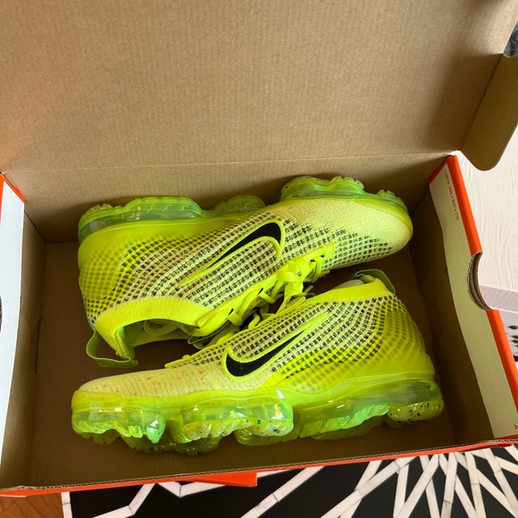 SOLD Nike Air VaporMax 2021 Flyknit Next to Nature Volt Black Neon Green - Picture 6 of 15